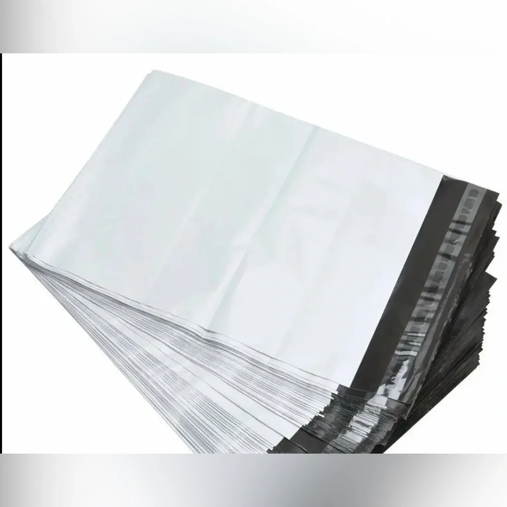 Poly mailers bundle Of 50 Units 6x 9” Material: PE (Polyethylene)